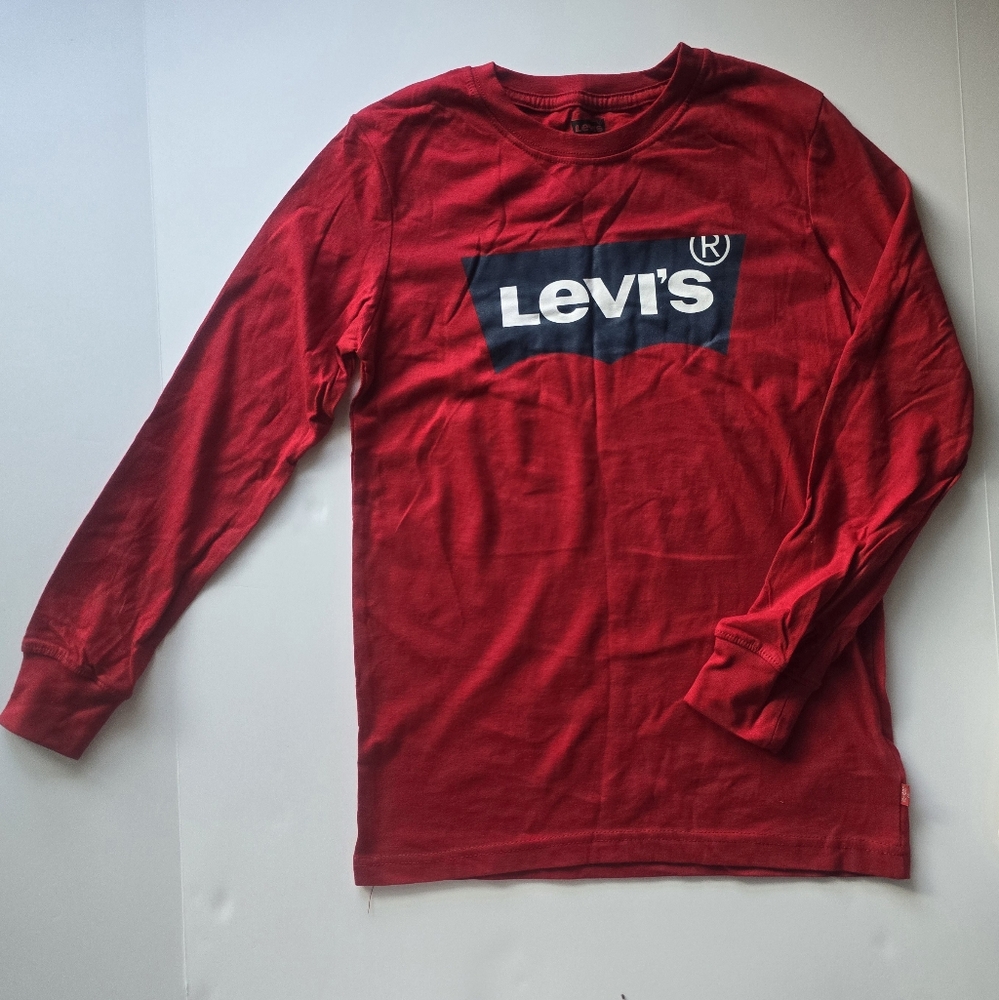 ❤️LEVIS, Boys tee-shirt, Size: M, Color Red with logo on chest